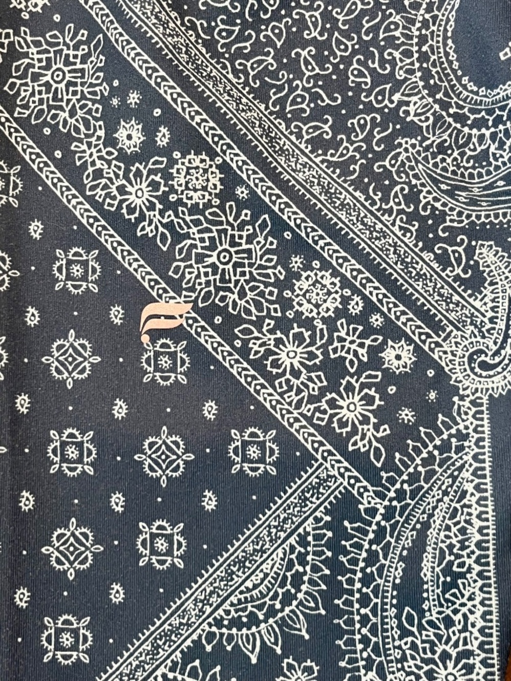 Fabletics Boost PowerHold High-Waisted 7/8 Legging Blue Bandana Paisley Small - Picture 11 of 14
